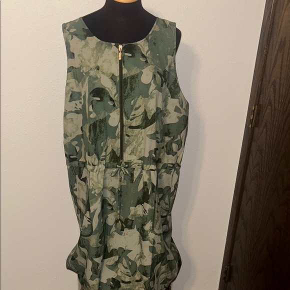 Chico’s Floral Athletic Pullover Zip Front Dress size 20 (4 in Chicos) - Picture 1 of 9